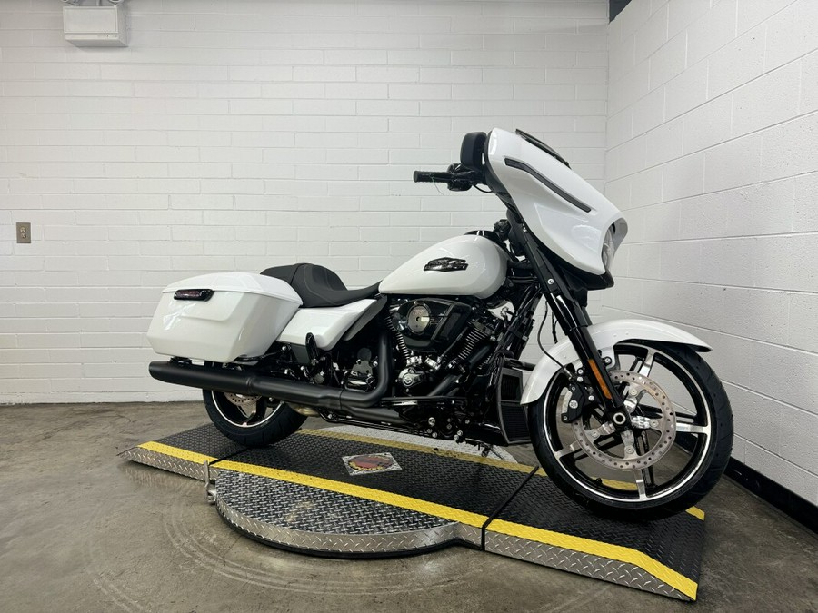 2024 Harley-Davidson Street Glide® WHITE ONYX PRL