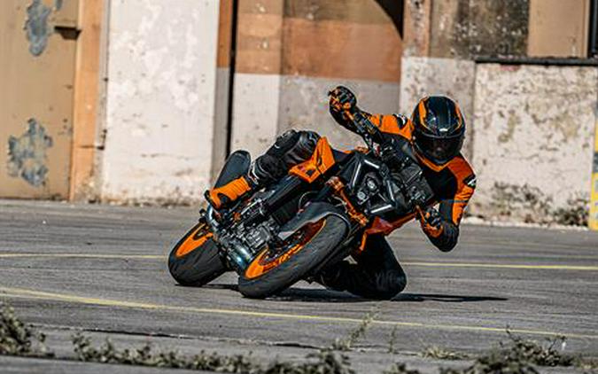 2024 KTM 990 Duke