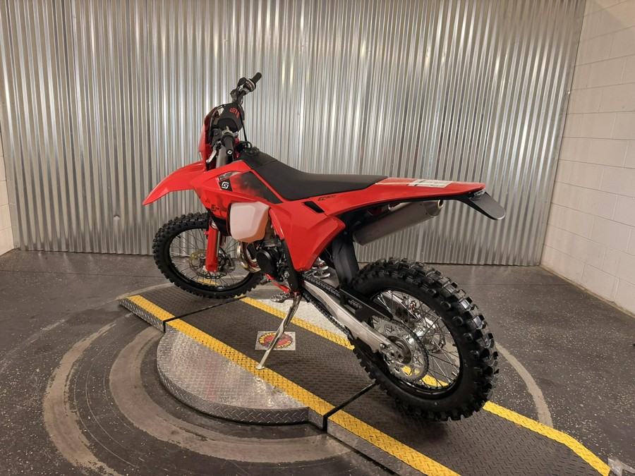 2027 GasGas EC 300