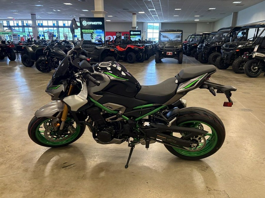 2025 Kawasaki Z900 SE ABS