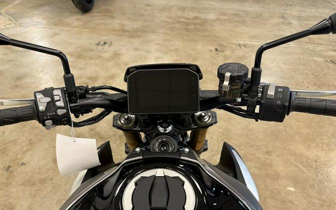 2025 Kawasaki Z900 SE ABS