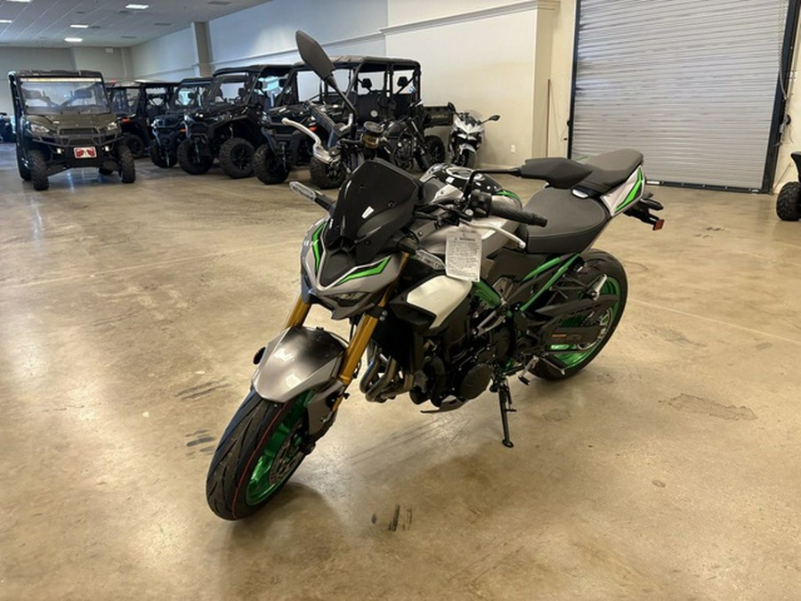 2025 Kawasaki Z900 SE ABS