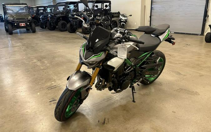 2025 Kawasaki Z900 SE ABS