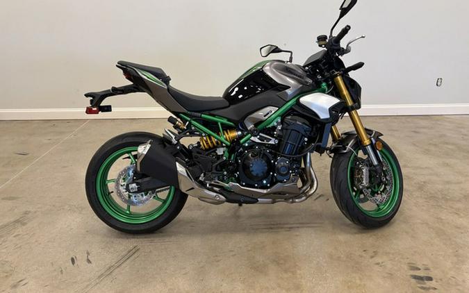 2025 Kawasaki Z900 SE ABS