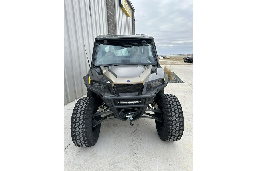 2022 Polaris Industries GENERAL XP 4 1000 DELUXE - BLACK CRYSTAL