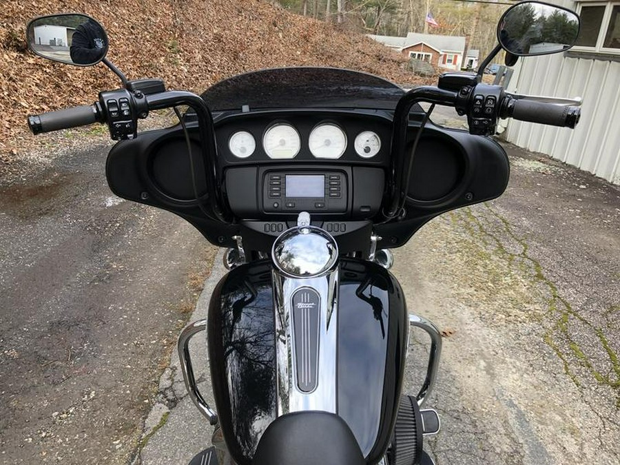 2019 Harley-Davidson® FLHX - Street Glide®