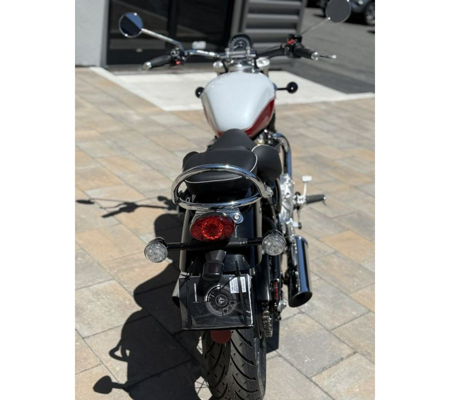 2025 Triumph Bonneville Speedmaster Snowdonia / Cranberry Red