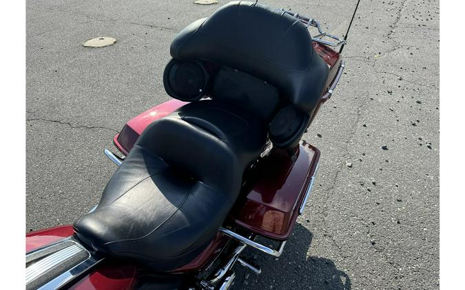 2010 ULTRA CLASSIC - Harley-Davidson®