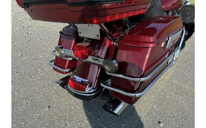 2010 ULTRA CLASSIC - Harley-Davidson®