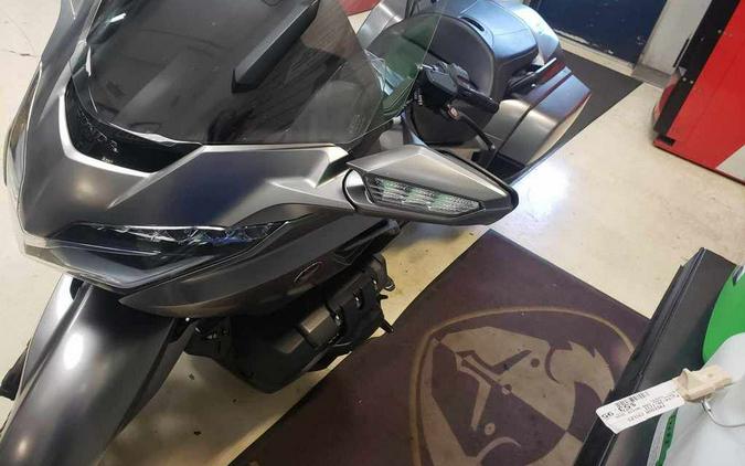 2018 Honda® Gold Wing Matte Majestic Silver