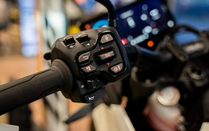 2025 Can-Am® Origin White