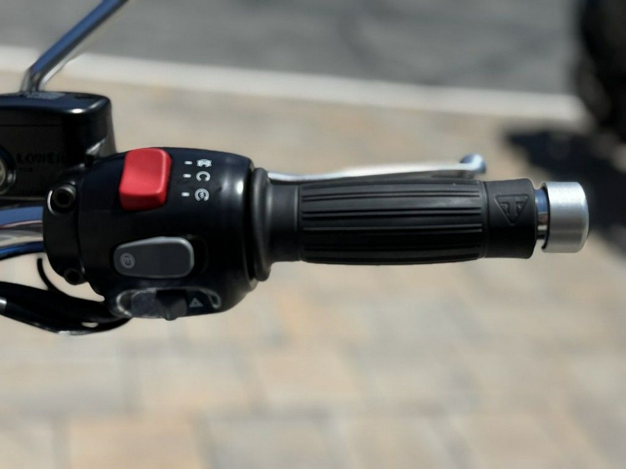 2025 Triumph Bonneville Speedmaster Pacific Blue / Silver Ice