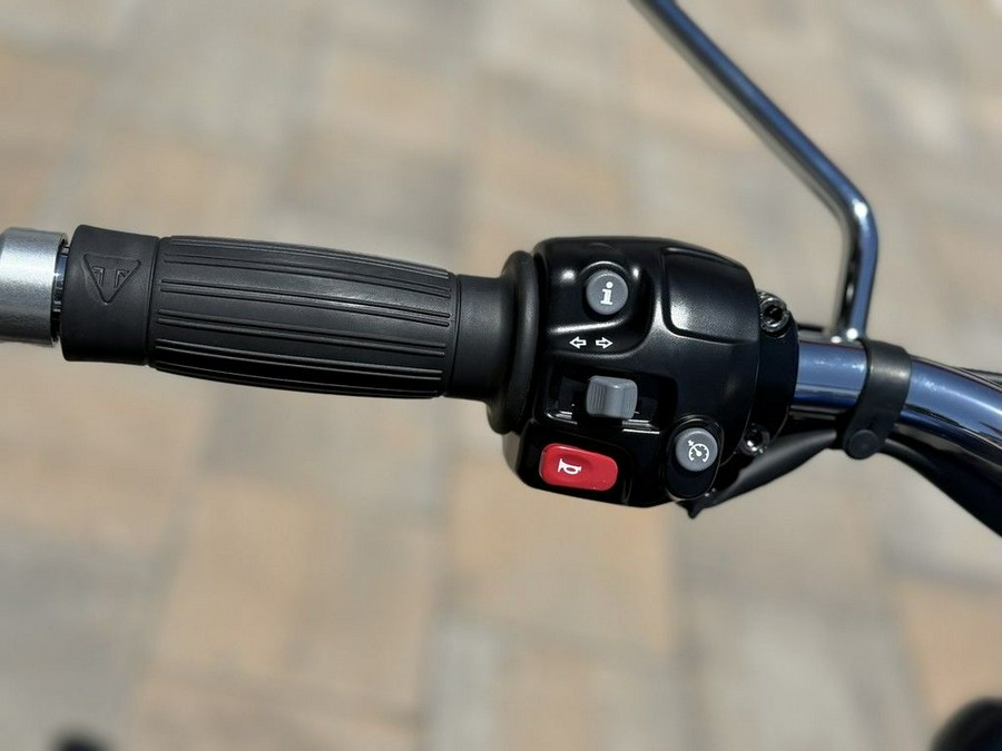 2025 Triumph Bonneville Speedmaster Pacific Blue / Silver Ice