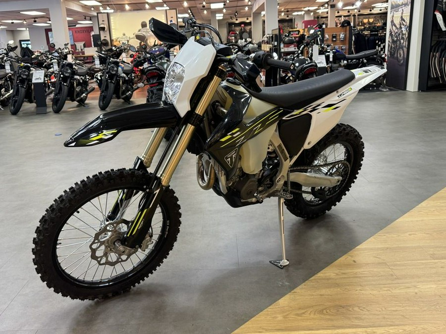 2026 Triumph TF 450-E Jet Black/Pure White