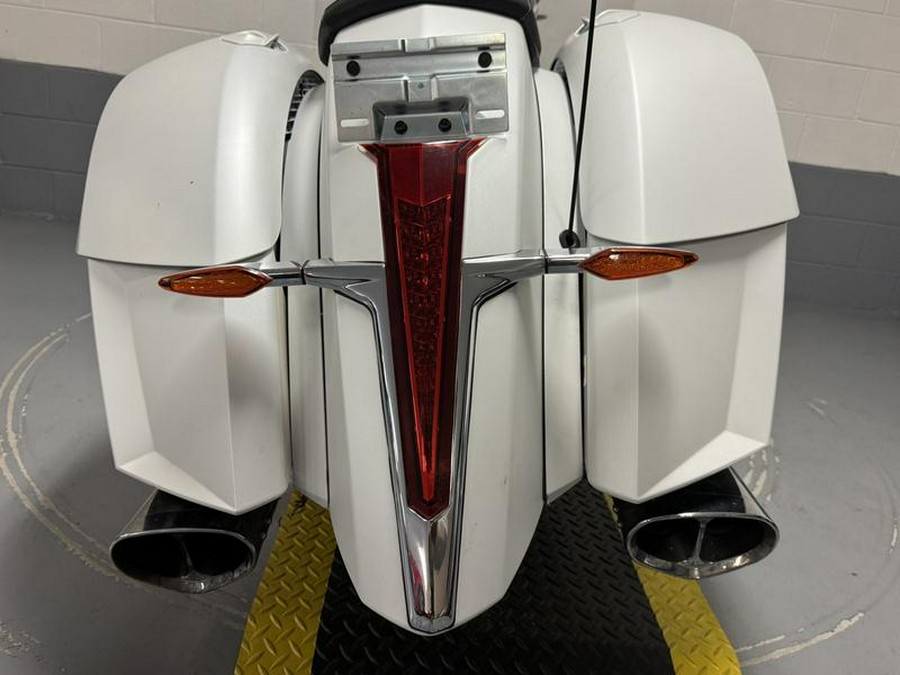 2016 Victory Motorcycles® Magnum® Black Crystal over Super Steel Gray