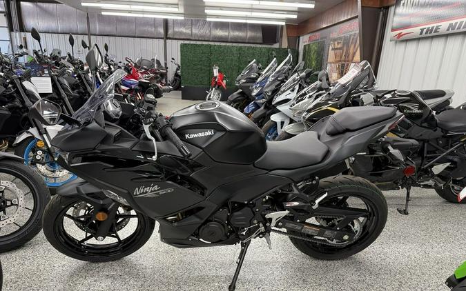 2026 Kawasaki Ninja® 500 ABS