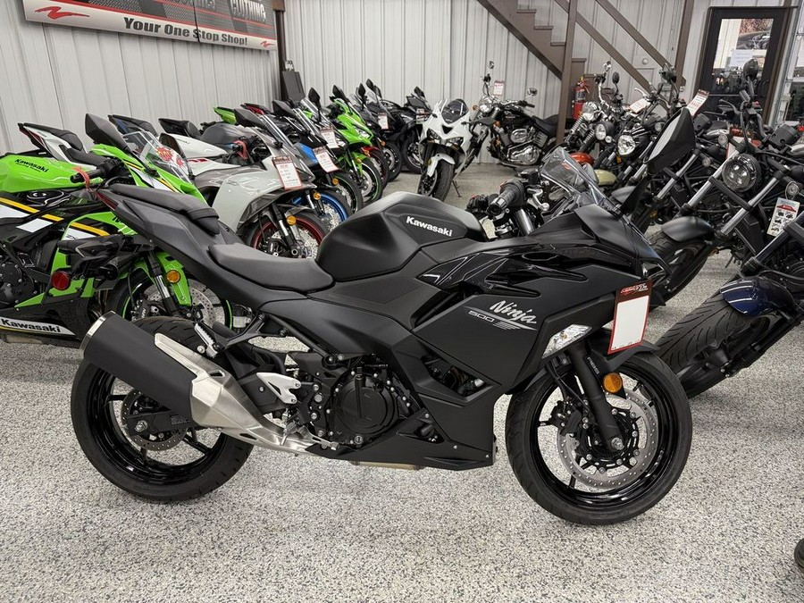2026 Kawasaki Ninja® 500 ABS