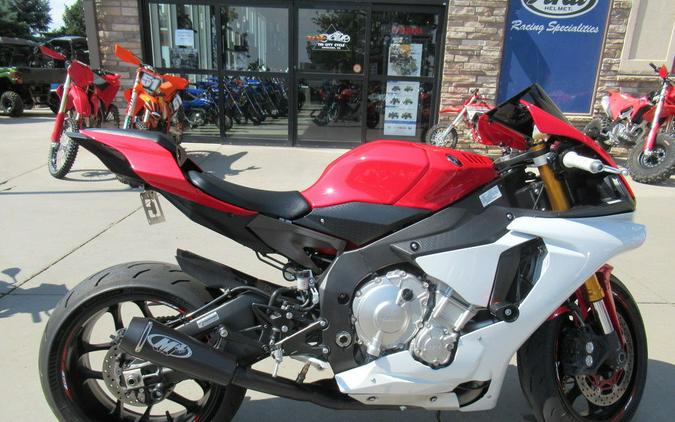 2015 Yamaha YZF-R1