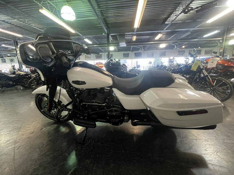 2024 Harley-Davidson Street Glide® White Onyx Pearl FLHX