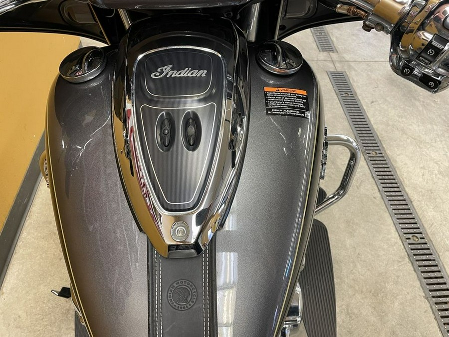 2017 Indian Motorcycle® Roadmaster® Steel Gray Over Thunder Black