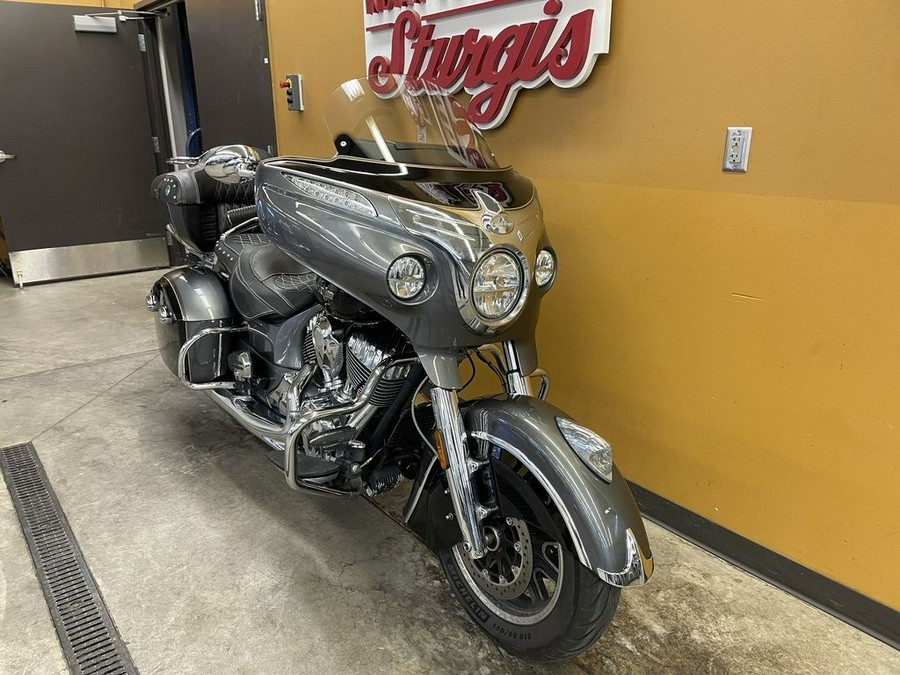 2017 Indian Motorcycle® Roadmaster® Steel Gray Over Thunder Black