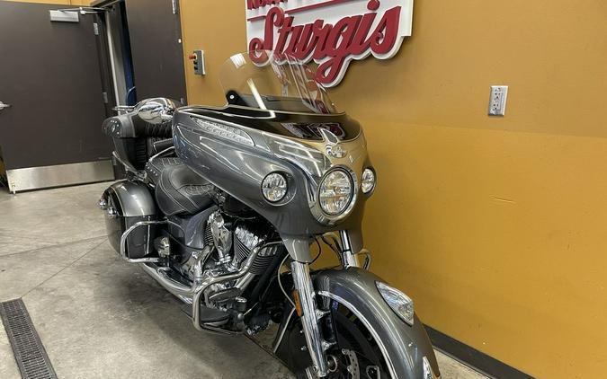 2017 Indian Motorcycle® Roadmaster® Steel Gray Over Thunder Black