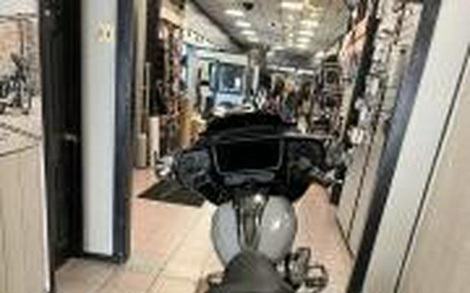 2026 Harley-Davidson® Street Glide® Dark Billiard Gray Chrome Trim
