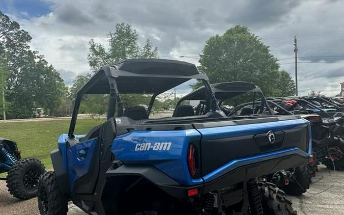 2023 Can-Am® Commander XT 700