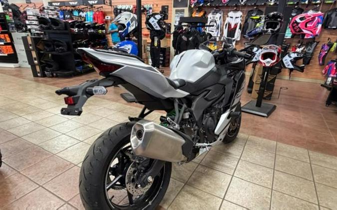 2025 Kawasaki NINJA® ZX™-4RR ABS