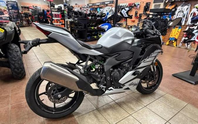 2025 Kawasaki NINJA® ZX™-4RR ABS