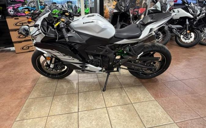 2025 Kawasaki NINJA® ZX™-4RR ABS