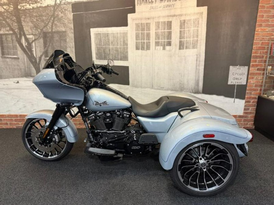 2024 Harley-Davidson® FLTRT - Road Glide® 3