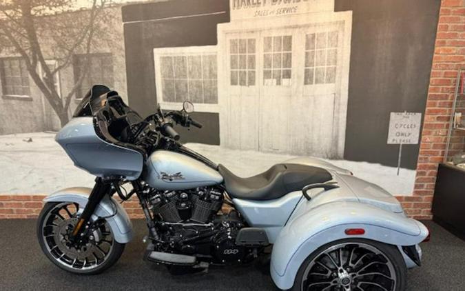 2024 Harley-Davidson® FLTRT - Road Glide® 3