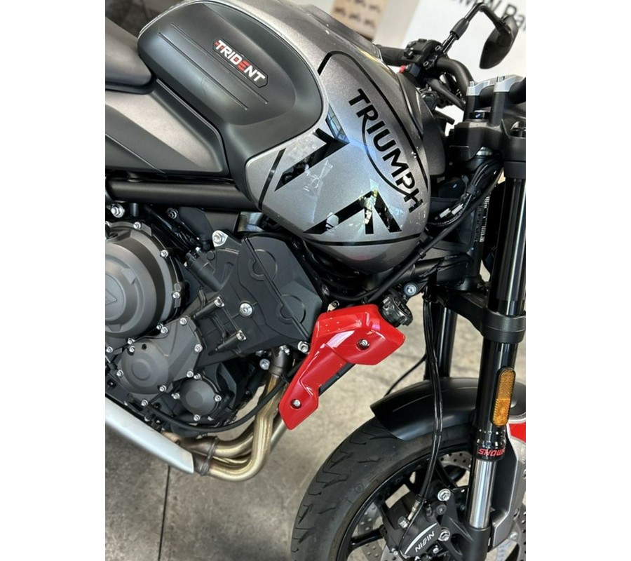 2023 Triumph Trident 660 Matte Jet Black / Matte Silver Ice