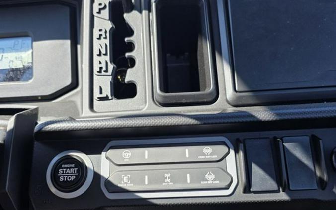 2026 Can-Am® Defender XT HD11