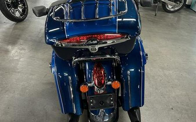 2017 Indian Motorcycle® Roadmaster® Icon Blue Sapphire & Brilliant Blue