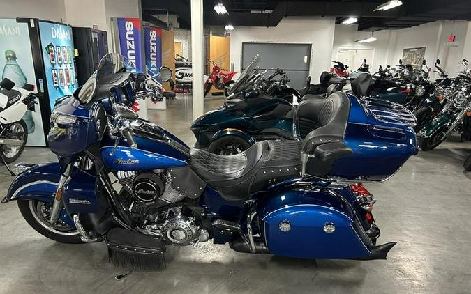 2017 Indian Motorcycle® Roadmaster® Icon Blue Sapphire & Brilliant Blue