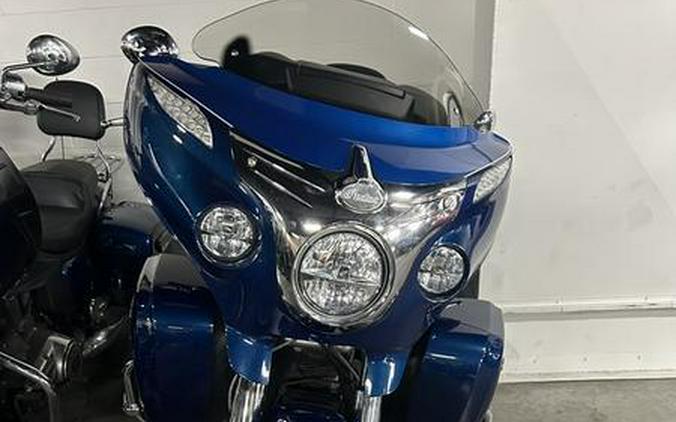2017 Indian Motorcycle® Roadmaster® Icon Blue Sapphire & Brilliant Blue