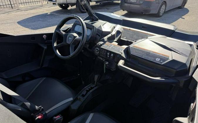 2024 Can-Am® Commander XT 700