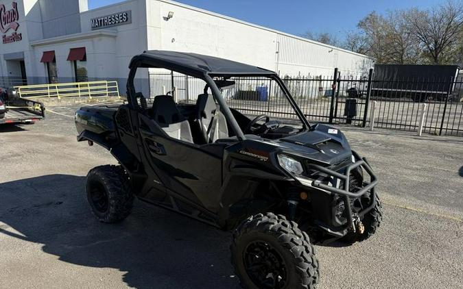2024 Can-Am® Commander XT 700