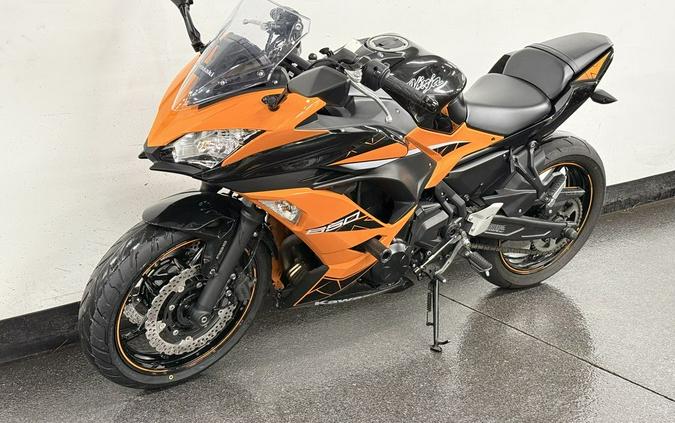 2019 Kawasaki Ninja® 650 ABS Candy Orange/Metallic Spark Black