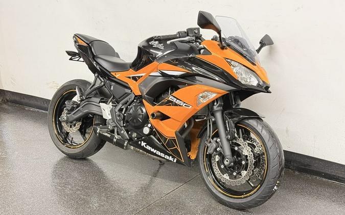 2019 Kawasaki Ninja® 650 ABS Candy Orange/Metallic Spark Black