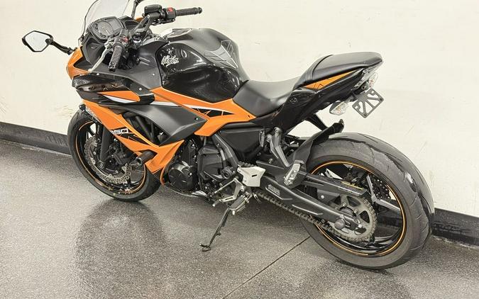 2019 Kawasaki Ninja® 650 ABS Candy Orange/Metallic Spark Black