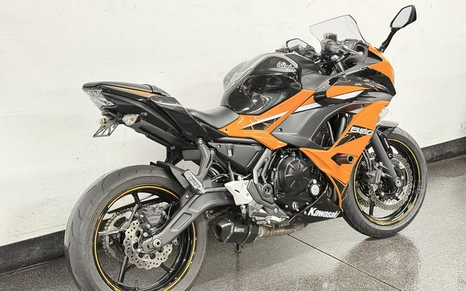 2019 Kawasaki Ninja® 650 ABS Candy Orange/Metallic Spark Black