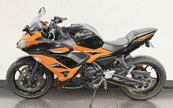 2019 Kawasaki Ninja® 650 ABS Candy Orange/Metallic Spark Black