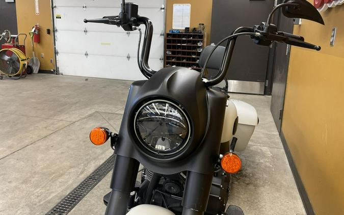 2020 Indian Motorcycle® Springfield® Dark Horse® White Smoke