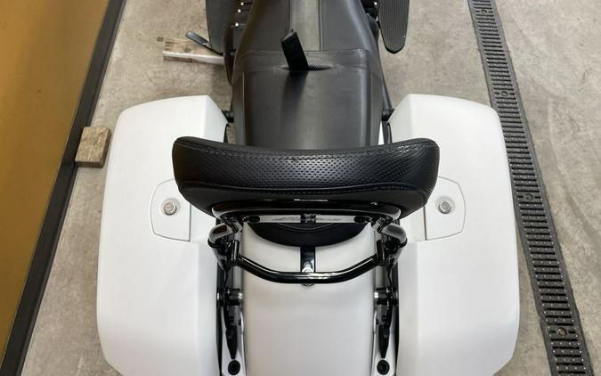 2020 Indian Motorcycle® Springfield® Dark Horse® White Smoke