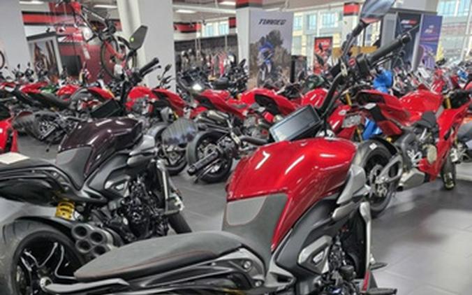 2026 Ducati XDiavel V4 Burning Red