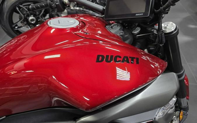 2026 Ducati XDiavel V4 Burning Red