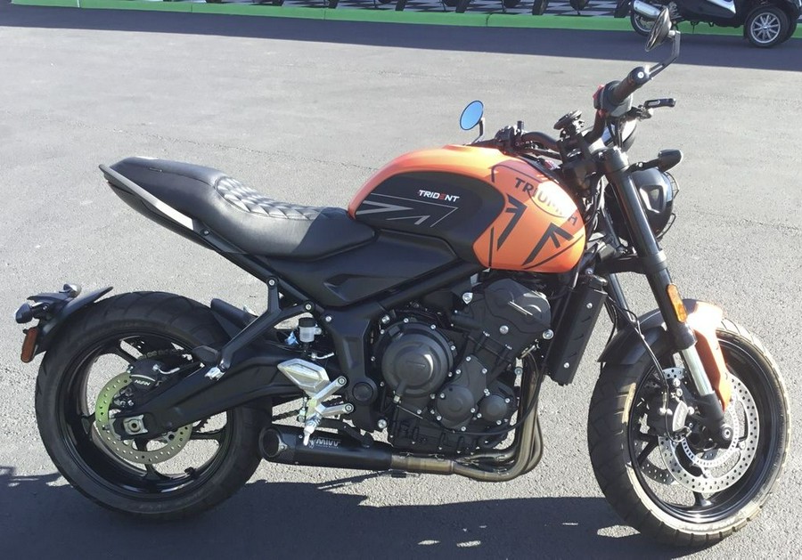 2023 Triumph Trident 660 Matte Baja Orange / Matte Storm Grey